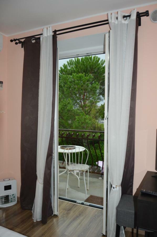 Apartment Kancler โนวาโกริคา ภายนอก รูปภาพ